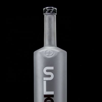 Tipo de sellado de corcho 750ml 1000ml Decal helado Claros botellas de vidrio de sílex para Gin Rum Champagne Tequila Whisky Logotipo personalizado