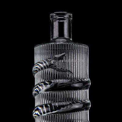 Botella de vidrio en relieve de lujo 750ml 1000ml Limpio Flint Gin Rum Champagne Tequila Botella de whisky con corcho