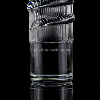 Botella de vidrio en relieve de lujo 750ml 1000ml Limpio Flint Gin Rum Champagne Tequila Botella de whisky con corcho