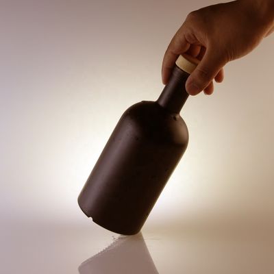 Botella de vidrio vacía de 500 ml 750 ml con corcho, barniz personalizado, vodka, tequila, licor