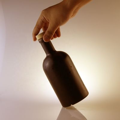 Botella de vidrio vacía de 500 ml 750 ml con corcho, barniz personalizado, vodka, tequila, licor