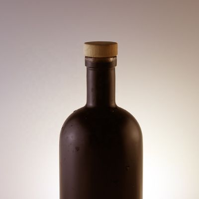 Botella de vidrio vacía de 500 ml 750 ml con corcho, barniz personalizado, vodka, tequila, licor