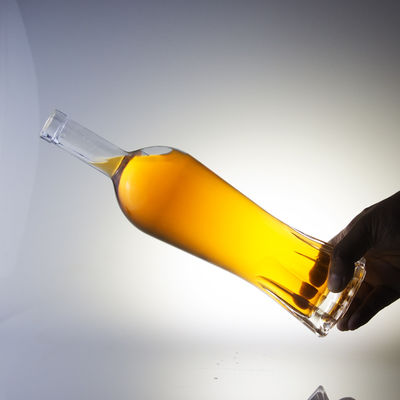 Botella de vidrio personalizada de 750 ml Peso Material de base Vidrio Botella de licor de vidrio de 500 ml para whisky