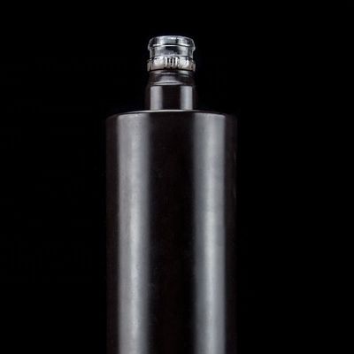 Botella de vidrio de whisky y vodka de 700 ml 750 ml Negro Distribuidor de botellas de vidrio personalizado
