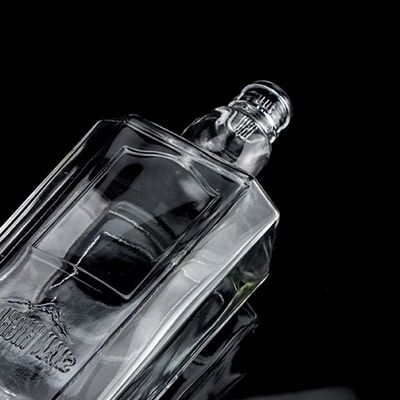 Botella de vidrio en relieve de 750 ml de 75 cl Super Flint Cuadrado con tapa de tornillo Rum Vodka Whisky