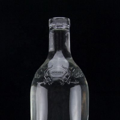 750 ml Super Flint Redondo hombro Cuadrado Basado en Ron Vodka Liquor Botella de vidrio con corcho