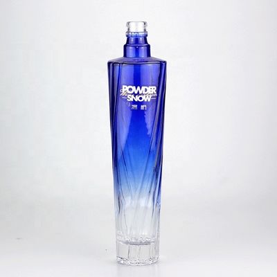 Botella de vidrio cuadrada azul de 750 ml con color gradiente y tapa de tornillo Características funcionales