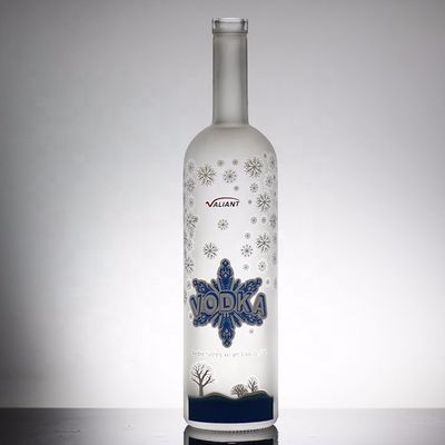 Color de botella clara o personalizada Botella de vidrio de vodka personalizada para pedidos al por mayor