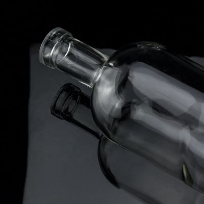 Material de base Botella de licor de vidrio de 500 ml 700 ml 750 ml con sello de corcho y forma redonda