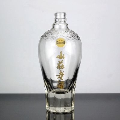 Tipo de sellado de vidrio CROWN CAP 500 ml 750 ml Botella de licor de ginseng de licor medicado