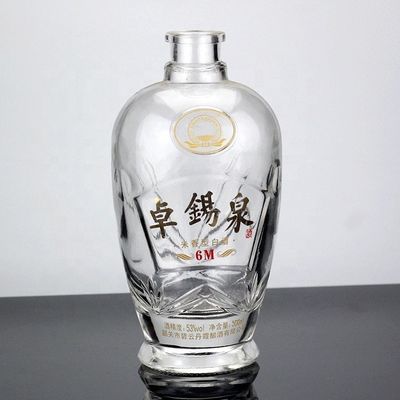 Tipo de sellado de vidrio CROWN CAP 500 ml 750 ml Botella de licor de ginseng de licor medicado