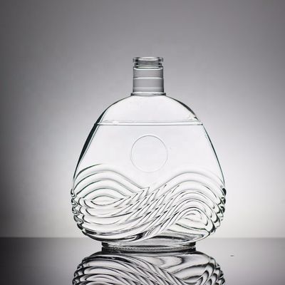 Botella de vidrio en forma de bomba de 500 ml para embalaje de licor personalizado