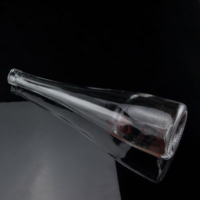 Impresión de pantalla en forma de cono Vodka Whisky Liquor Botella de vidrio de 750 ml con vidrio de Super Flint